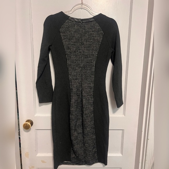 Weekend Max Mara Sheath
Gray Long Sleeve Wool  Romina Jersey Dress Size S $478 - Picture 4 of 7